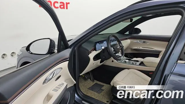 Genesis GV70 2.5T Бензин AWD — Фото автомобиля 2