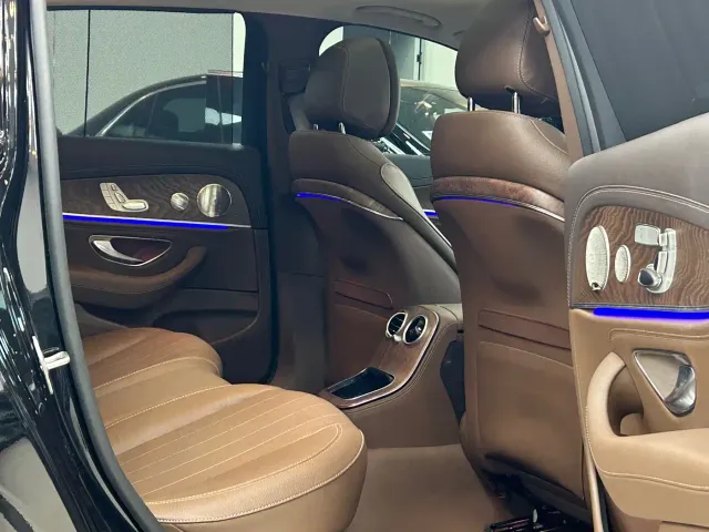 Mercedes-Benz E-Class — Фото автомобиля 16