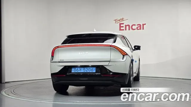Kia EV6 — Фото автомобиля 4