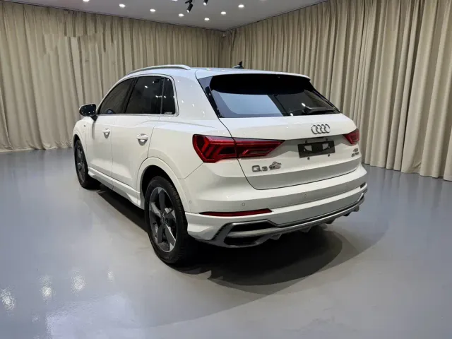Audi Q3 — Фото автомобиля 12