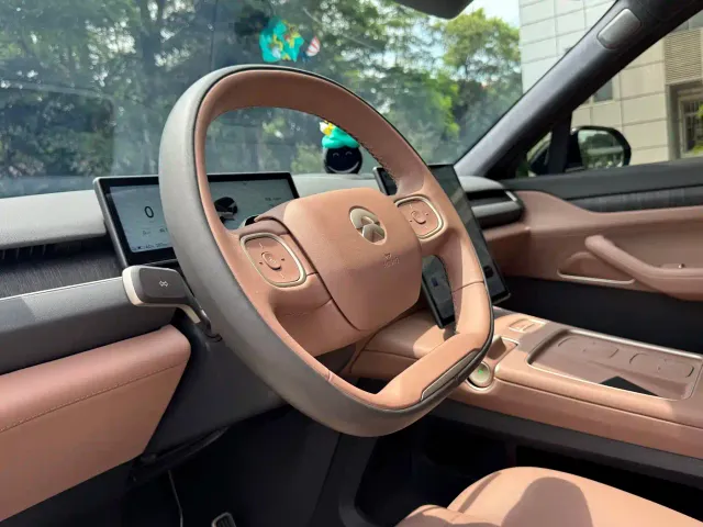 Nio ES8 — Фото автомобиля 5
