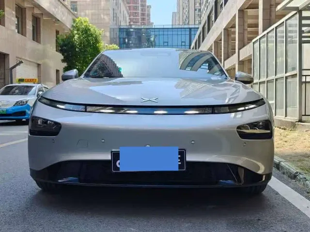 Xpeng P7 — Фото автомобиля 2