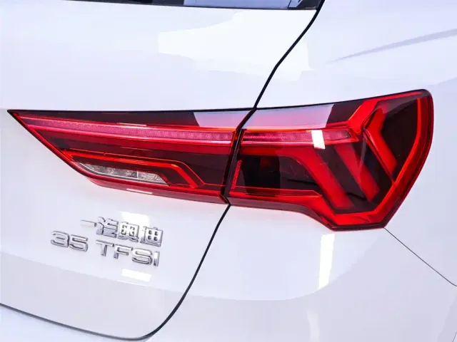 Audi Q3 — Фото автомобиля 9