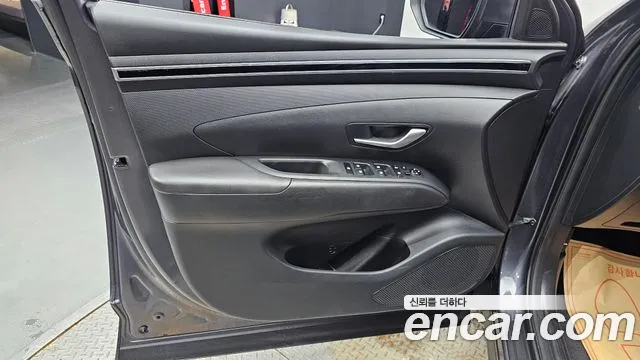 Hyundai Tucson Tucson (NX4) Бензин 1.6 турбо 2WD — Фото автомобиля 24
