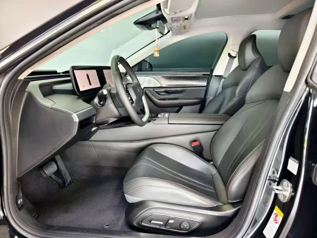 Xpeng P7 — Фото автомобиля 3