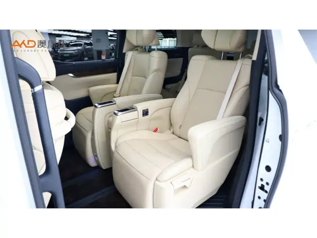 Toyota Alphard — Фото автомобиля 7