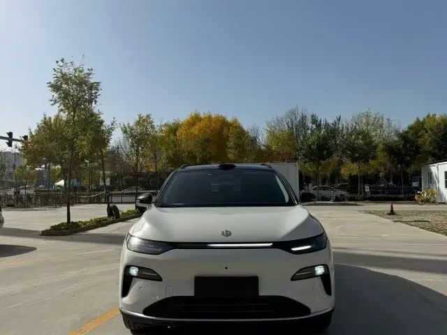 Leapmotor C11 — Фото автомобиля 2