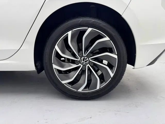 Volkswagen Golf — Фото автомобиля 8