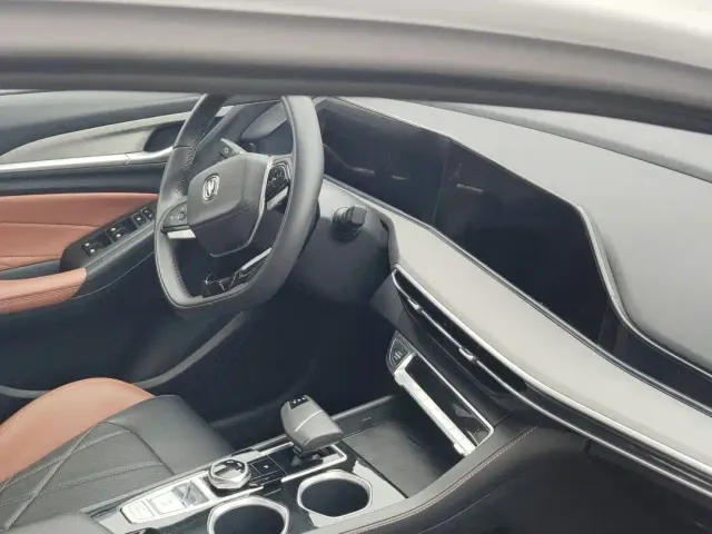 Changan Eado — Фото автомобиля 4