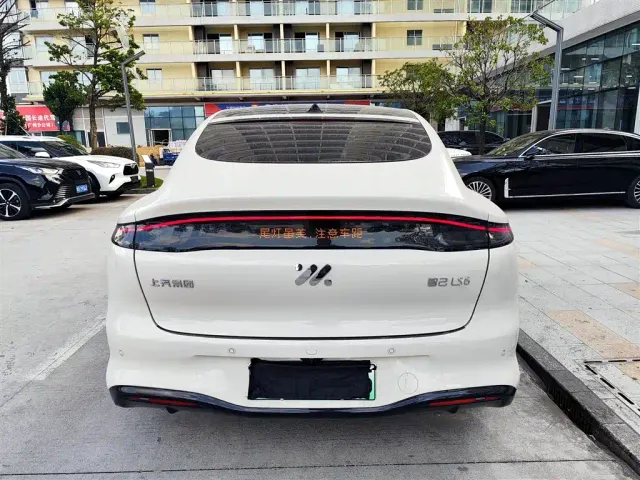 IM Motors LS6 — Фото автомобиля 8