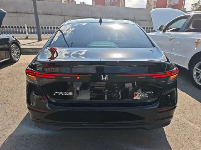 Honda Accord — Фото автомобиля 5