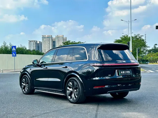 Li Auto L9 — Фото автомобиля 6
