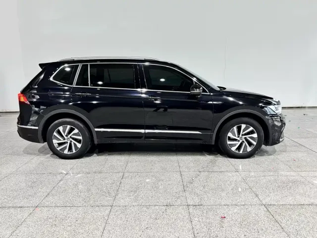 Volkswagen Tiguan L PHEV — Фото автомобиля 3