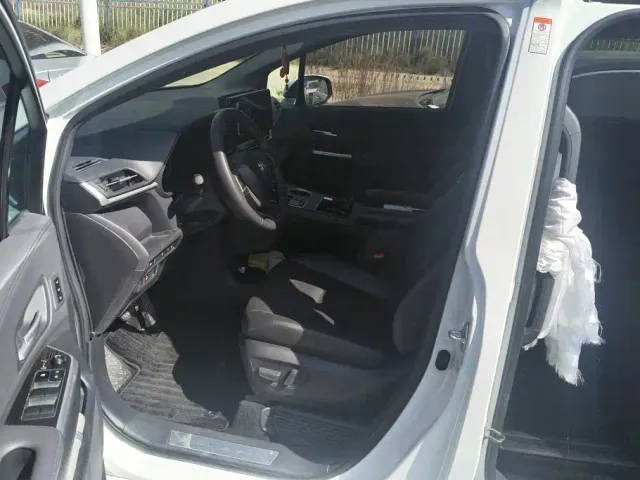 Toyota Granvia — Фото автомобиля 9