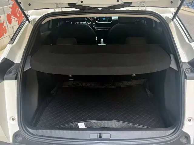 Peugeot 2008 — Фото автомобиля 8