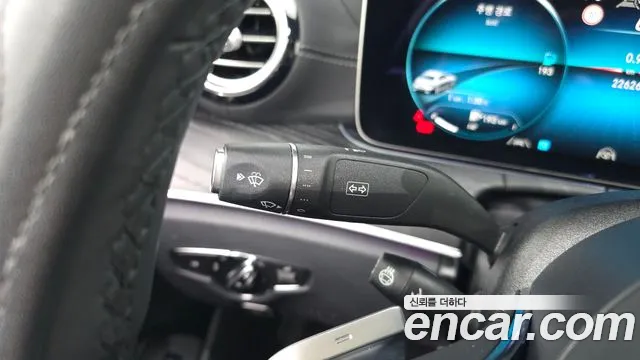 Mercedes-Benz E-Class — Фото автомобиля 28