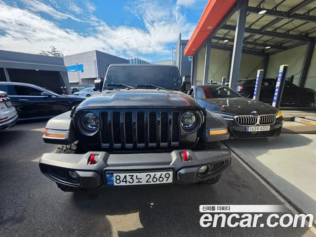 Фотография автомобиля — Jeep Gladiator JT