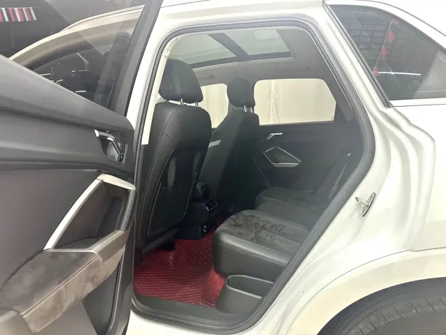 Audi Q3 — Фото автомобиля 10