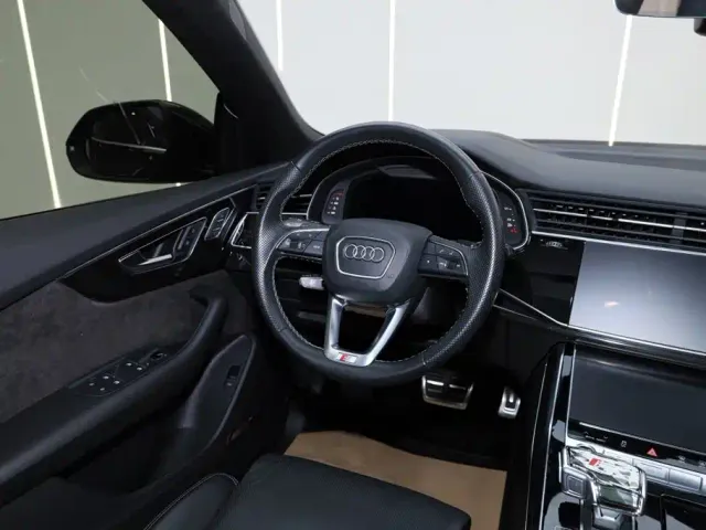 Audi Q8 — Фото автомобиля 27