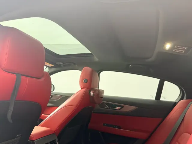 Jaguar XEL — Фото автомобиля 14