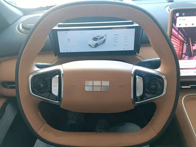 Geely Galaxy Starship 7 EM-i — Фото автомобиля 10