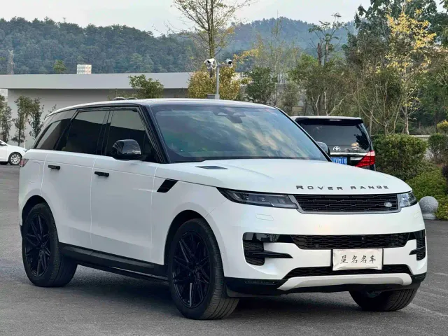 Land Rover Range Rover Sport — Фото автомобиля 3