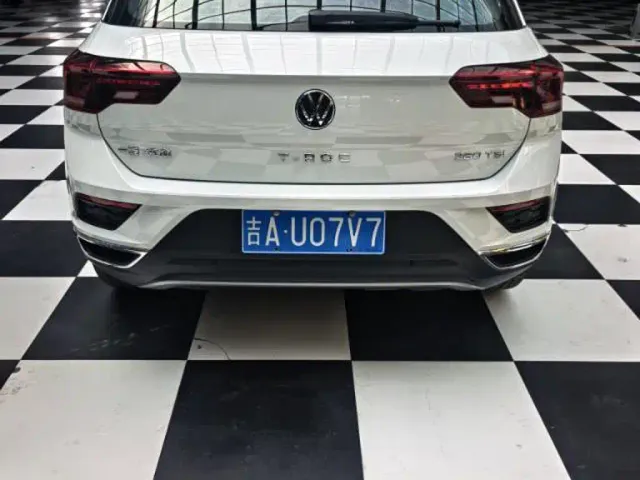 Volkswagen T-Roc — Фото автомобиля 4