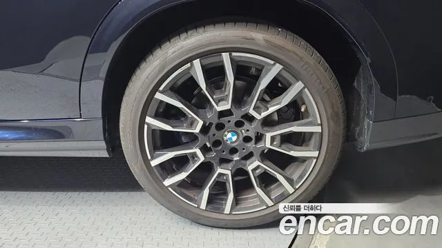 BMW X6 xDrive40i M Sport — Фото автомобиля 18