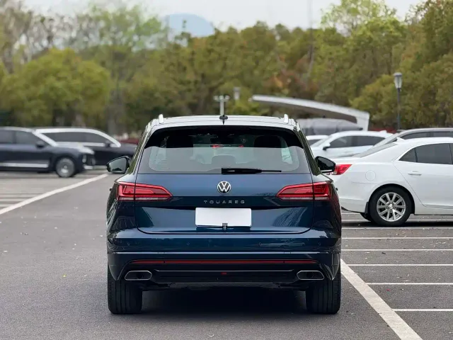 Volkswagen Touareg — Фото автомобиля 4