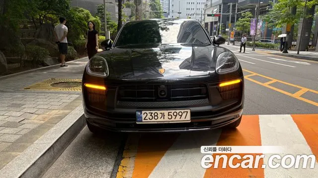 Фотография автомобиля — Porsche Macan