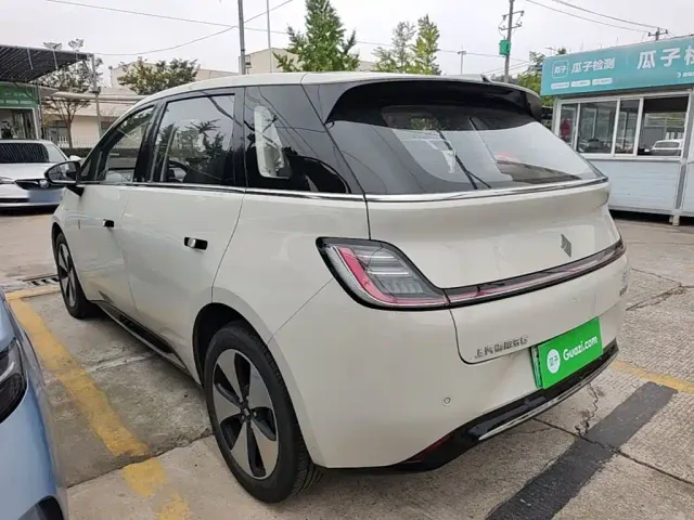 Baojun Cloud — Фото автомобиля 4