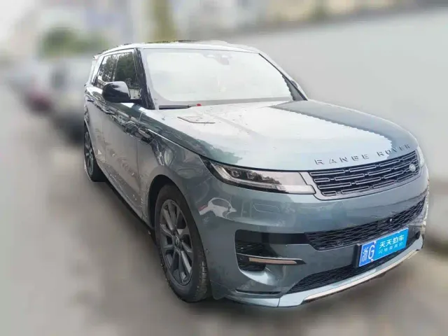Land Rover Range Rover Sport — Фото автомобиля 3