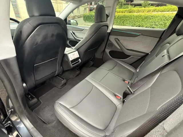 Tesla Model Y — Фото автомобиля 9
