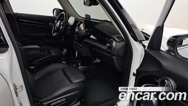 MINI Cooper — Фото автомобиля 16