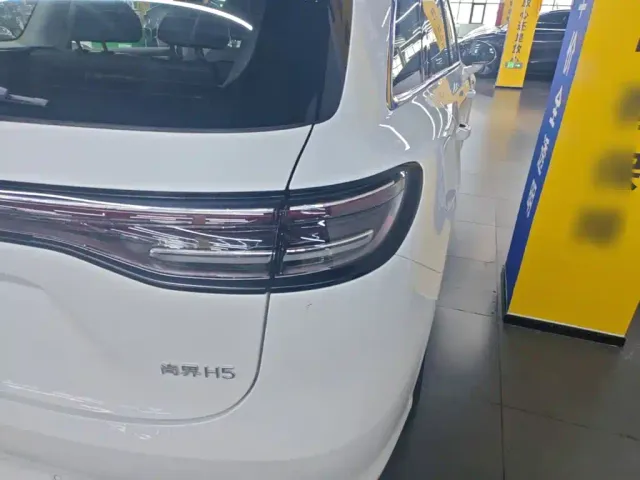 Shangjie SUV — Фото автомобиля 7