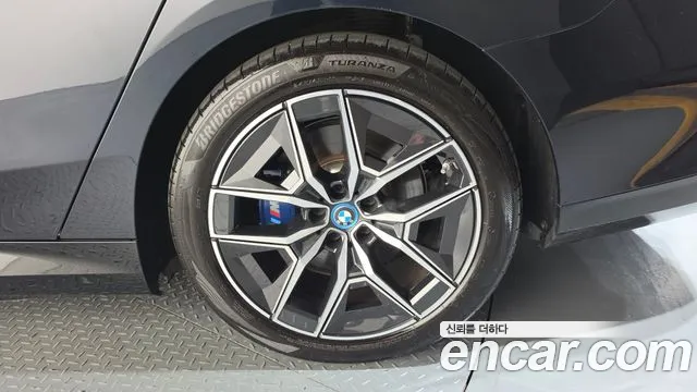 BMW i5 G60 — Фото автомобиля 20