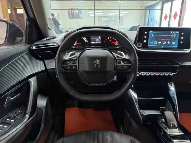 Peugeot 2008 — Фото автомобиля 16