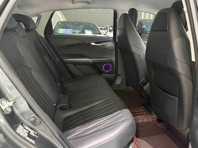 Changan Qiyuan A05 — Фото автомобиля 17