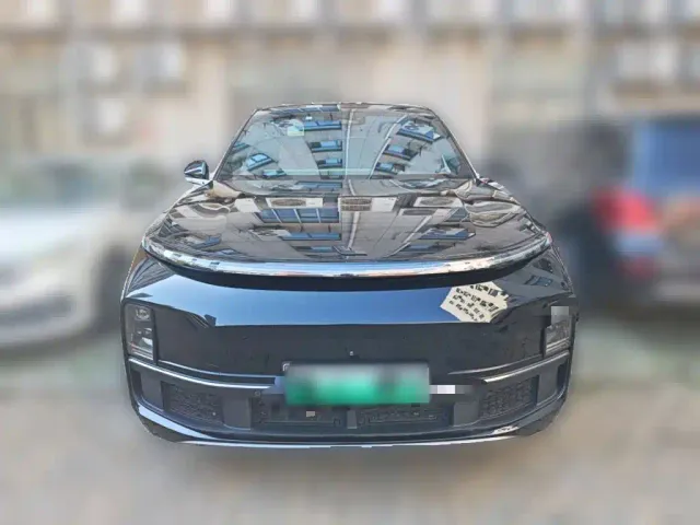 Li Auto L8 — Фото автомобиля 2