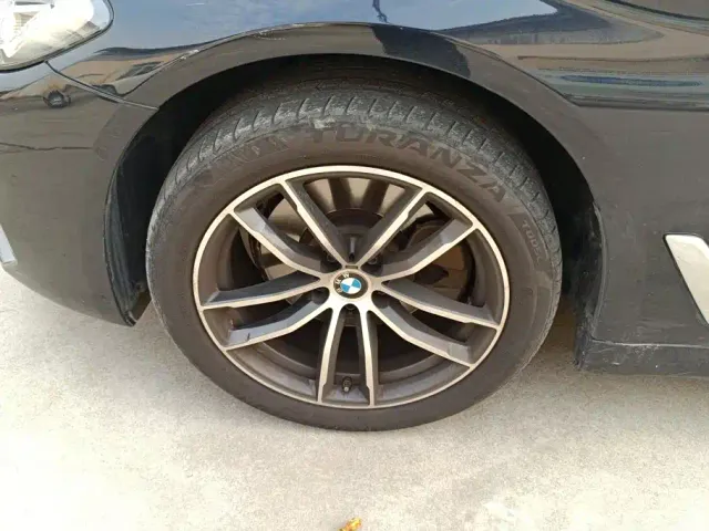 BMW 5 Series — Фото автомобиля 6