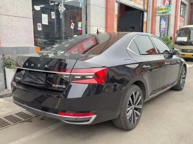 Skoda Superb — Фото автомобиля 4