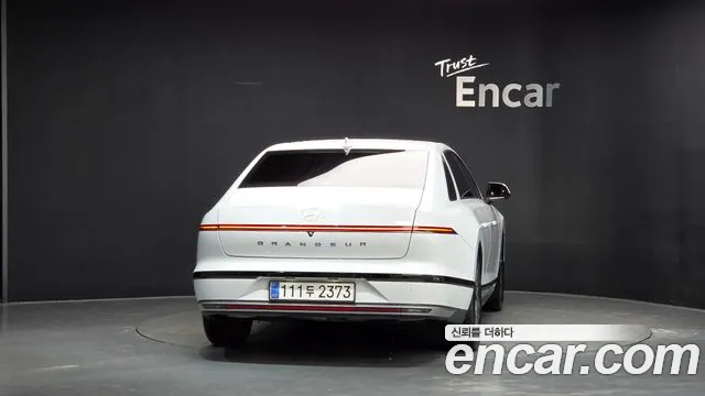 Hyundai Grandeur GN7 — Фото автомобиля 4