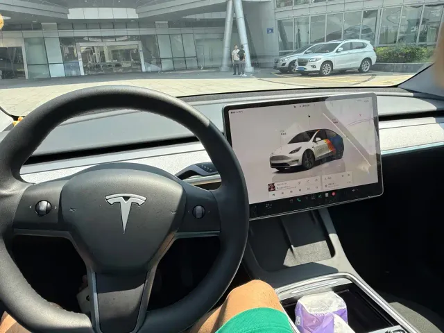 Tesla Model Y 2023 Rear-Wheel Drive Edition — Фото автомобиля 5