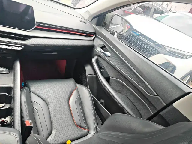 Geely Binrui — Фото автомобиля 10