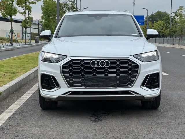 Audi Q5L — Фото автомобиля 2