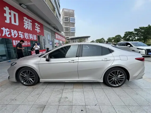Toyota Camry — Фото автомобиля 3