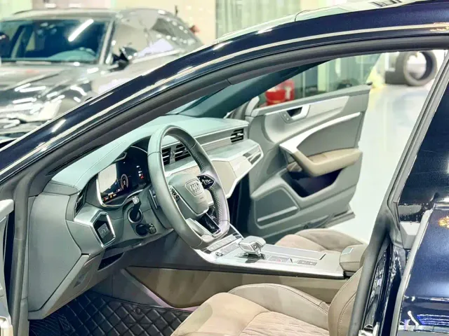 Audi A7L — Фото автомобиля 8