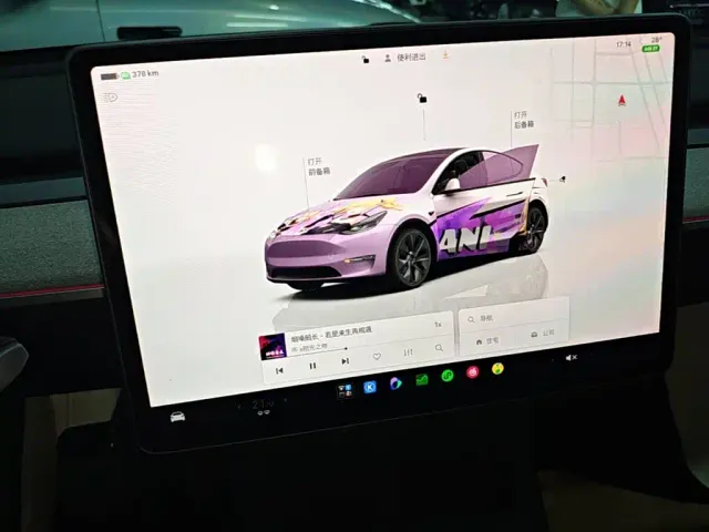 Tesla Model Y — Фото автомобиля 12