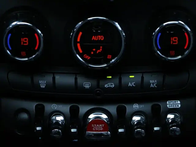 MINI Hatch — Фото автомобиля 26