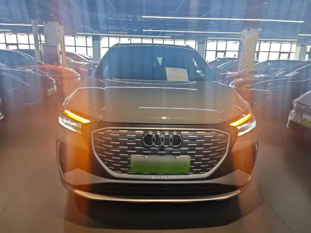 Audi Q4 e-tron — Фото автомобиля 2